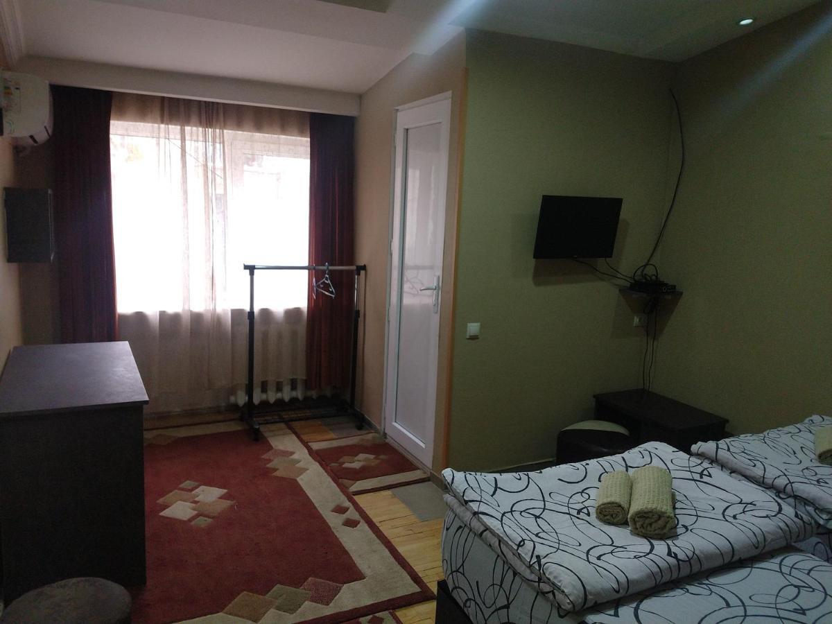 Hotel Bu Tbilisi Bagian luar foto