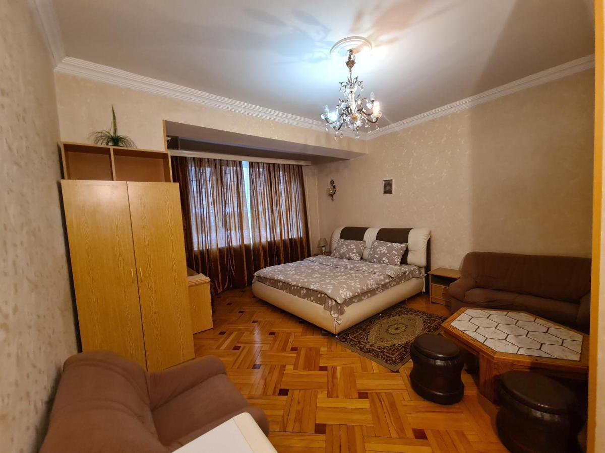 Hotel Bu Tbilisi Bagian luar foto
