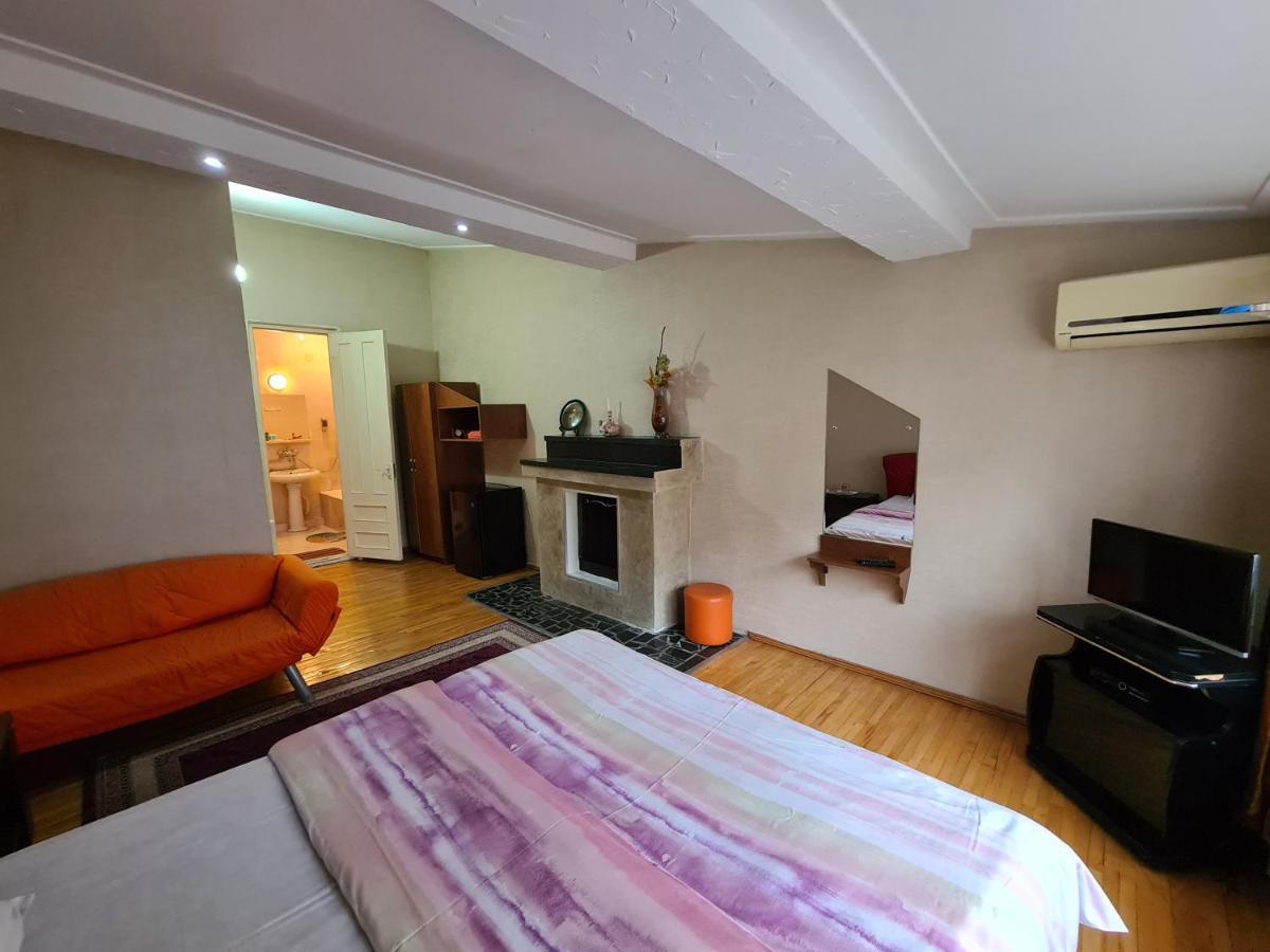 Hotel Bu Tbilisi Bagian luar foto