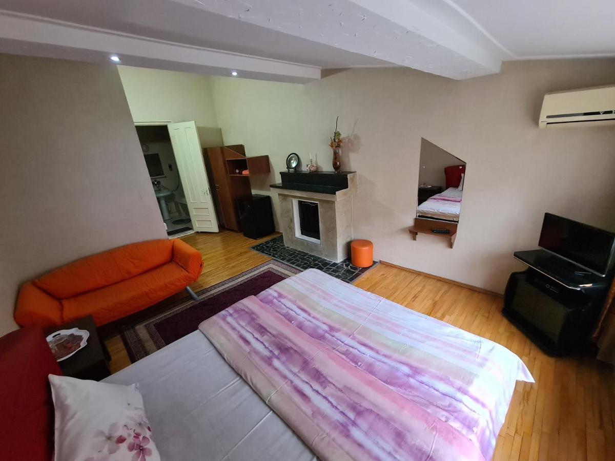 Hotel Bu Tbilisi Bagian luar foto