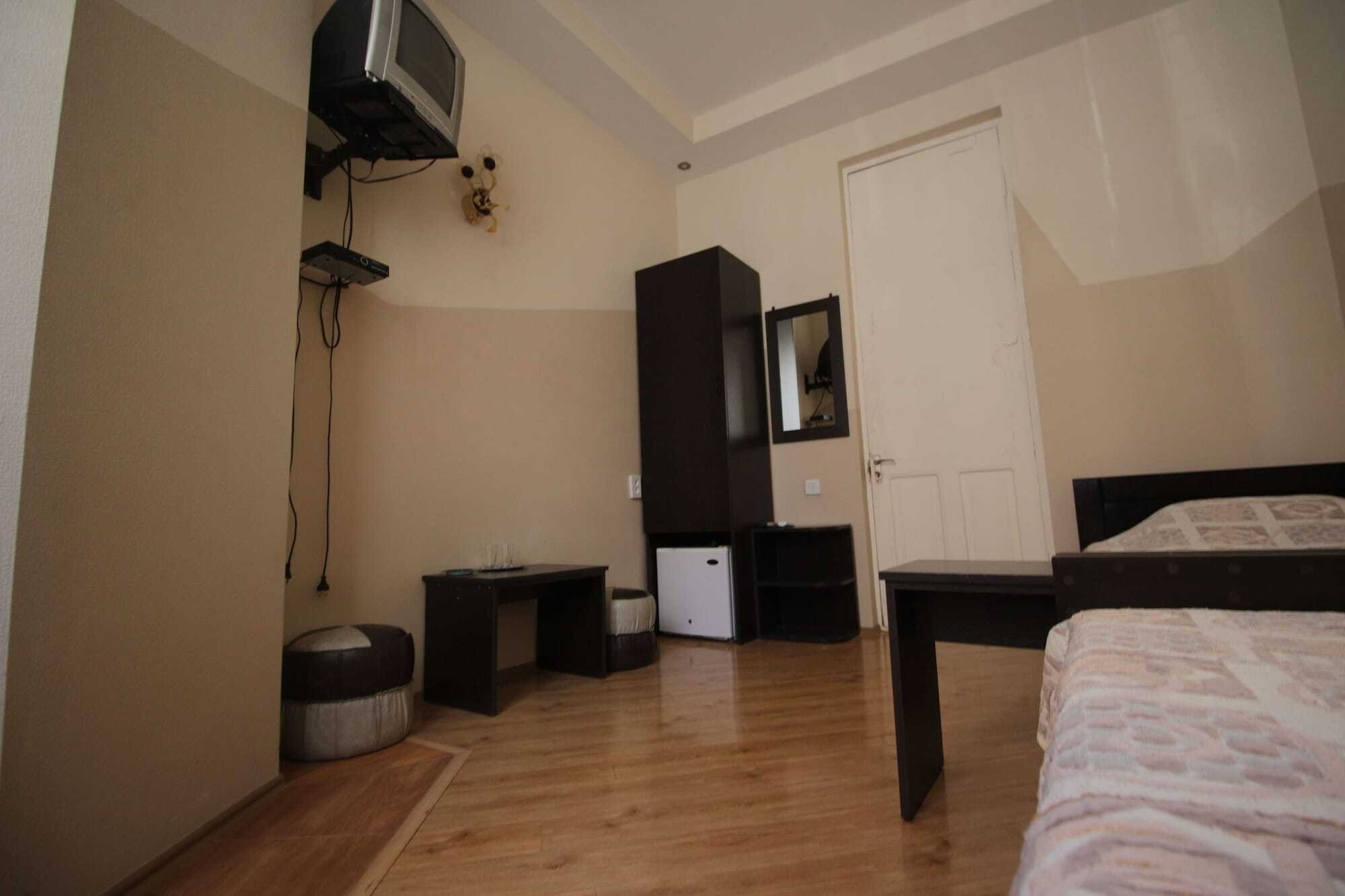 Hotel Bu Tbilisi Bagian luar foto